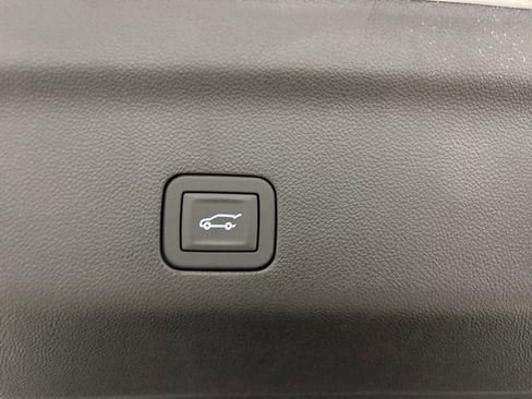 New 2026 Chevrolet Suburban Z71 w/ Comfort Package image 35