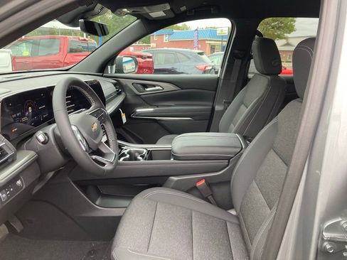New 2026 Chevrolet Traverse LT w/ Driver Confidence Package FWD image 3