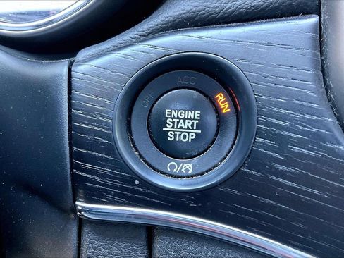 Certified 2017 Jeep Grand Cherokee Summit RWD image 29