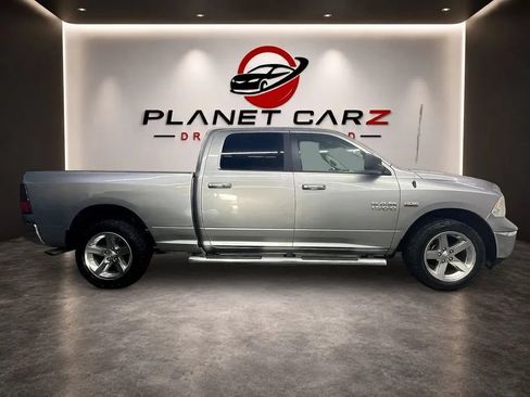 Used 2021 RAM 1500 Classic SLT AWD/4WD image 4