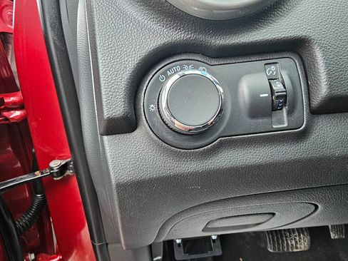 Used 2015 Chevrolet Trax LT image 31