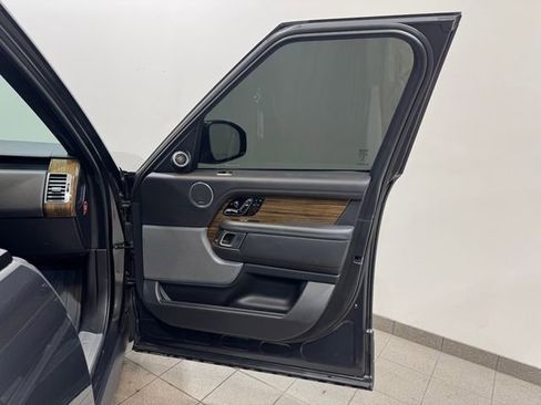 Used 2018 Land Rover Range Rover Supercharged image 24