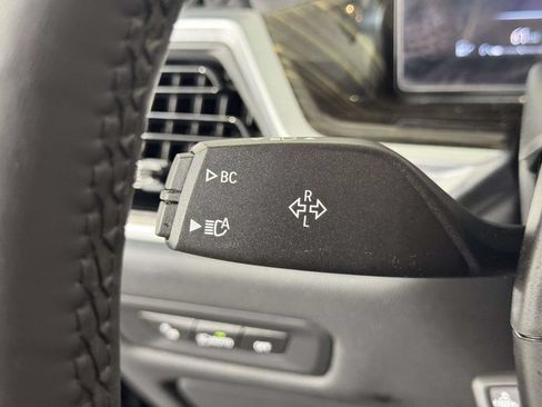 Used 2024 BMW X5 xDrive40i w/ M Sport Package AWD/4WD image 21