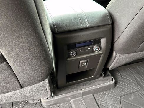 Certified 2023 Chevrolet Traverse LT image 12