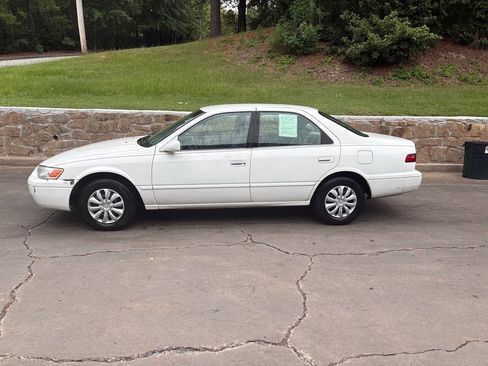 Used 1997 Toyota Camry LE FWD image 2
