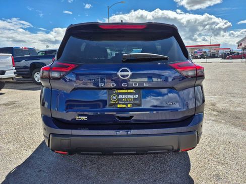 Used 2025 Nissan Rogue SV image 4