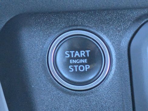 Certified 2023 Land Rover Defender 110 SE image 18