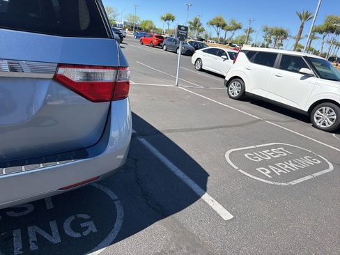 Used 2011 Honda Odyssey EX image 3