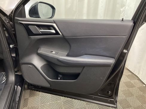 Used 2025 Mitsubishi Outlander SE image 29