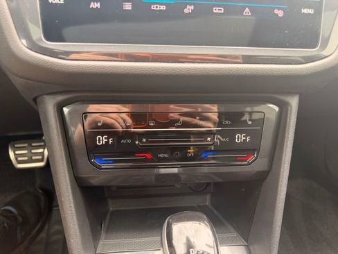 Certified 2024 Volkswagen Tiguan SE R-Line AWD/4WD image 27