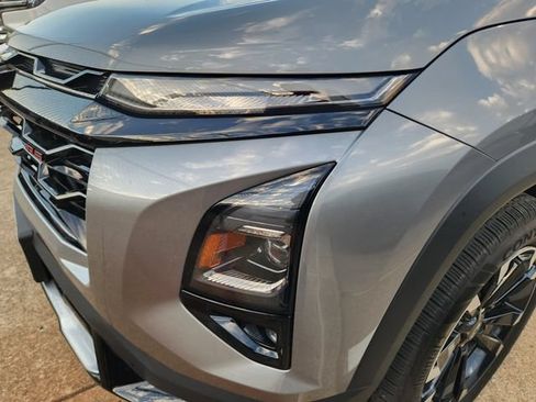 Used 2025 Chevrolet Equinox RS w/ Safety and Technology Package FWD image 7