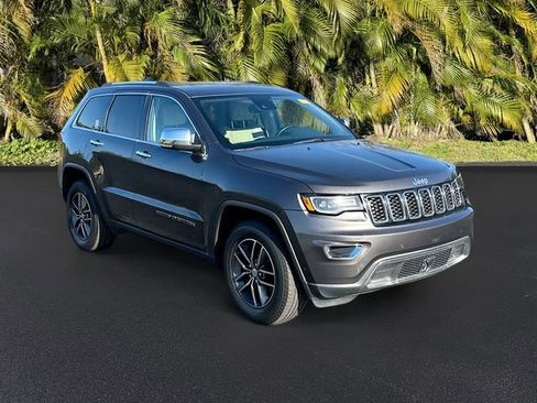 Used 2017 Jeep Grand Cherokee Limited w/ Jeep Active Safety Group image 4