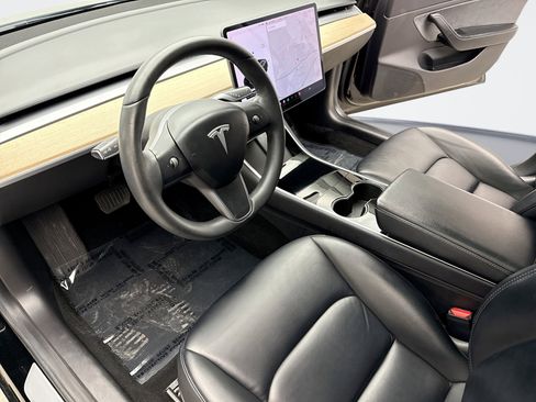 Used 2019 Tesla Model 3 Standard Range Plus image 10