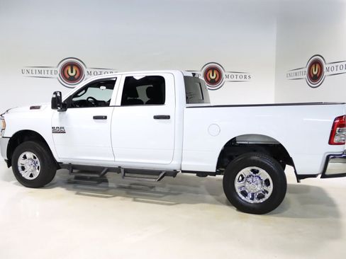 Used 2024 RAM 2500 Tradesman w/ Chrome Appearance Group AWD/4WD image 32