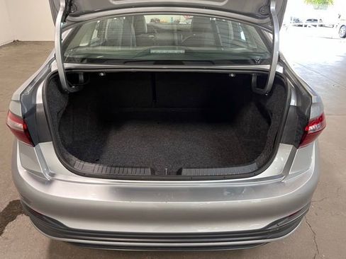 Used 2024 Volkswagen Jetta SE FWD image 16