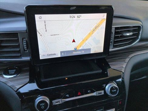 Used 2023 Ford Explorer Limited image 12