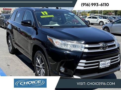 Used 2017 Toyota Highlander XLE AWD/4WD image 1