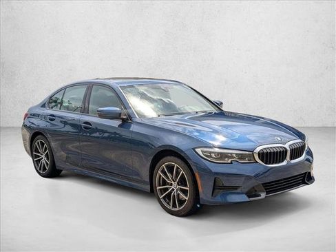 Used 2022 BMW 330i Sedan w/ Driving Assistance Package RWD image 3