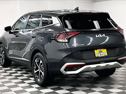 Used 2024 Kia Sportage EX FWD image 3