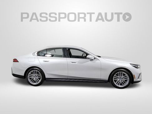 Used 2025 BMW 530i xDrive image 7