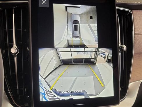 New 2026 Volvo XC90 B6 Plus w/ Protection Package Premier image 16