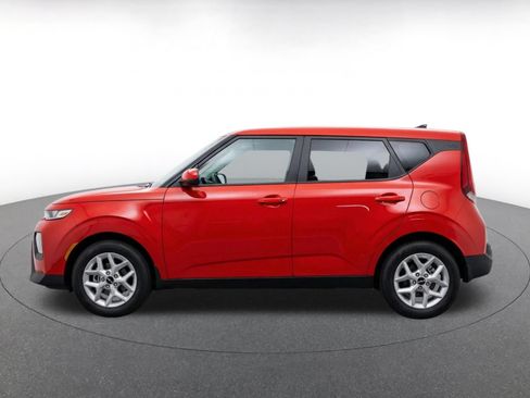 Used 2025 Kia Soul LX w/ LX Technology Package FWD image 4