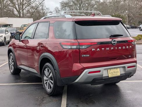Used 2024 Nissan Pathfinder SL image 12