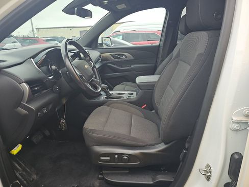 Used 2022 Chevrolet Traverse LT image 14