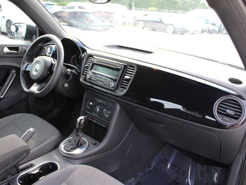 Used 2013 Volkswagen Beetle 2.5 image 14