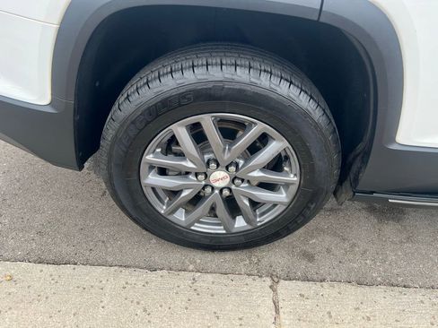 Used 2018 GMC Acadia SLT FWD image 10