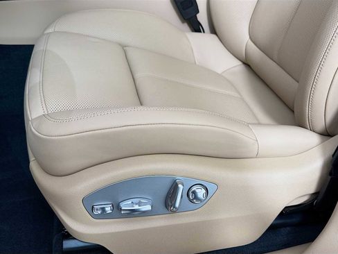 New 2026 Porsche Macan image 13