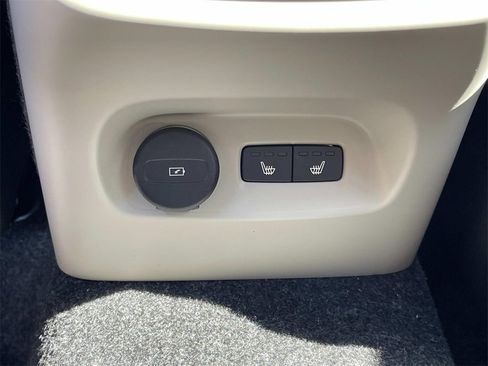 New 2026 Volvo XC40 B5 Plus w/ Protection Package Premier image 17