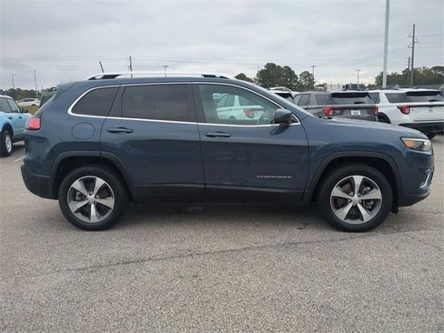 Used 2021 Jeep Cherokee Limited w/ Elite Package image 3