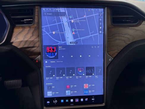 Used 2020 Tesla Model S Long Range AWD/4WD image 18