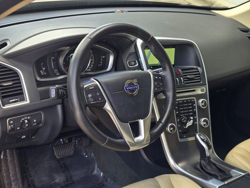 Used 2016 Volvo XC60 T5 Premier w/ Proximity Package AWD/4WD image 11