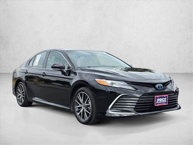 Used 2024 Toyota Camry XLE w/ Navigation Package FWD image 7