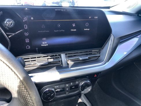 Used 2025 Chevrolet Trax LT image 16