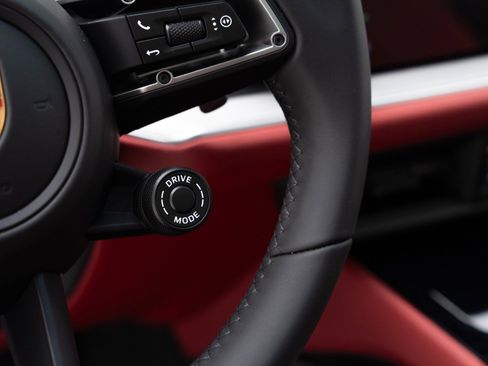 New 2026 Porsche Cayenne E-Hybrid Coupe image 31