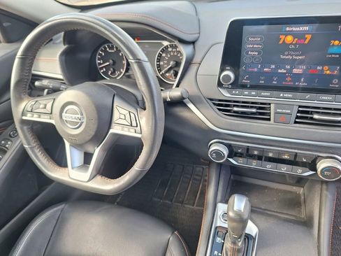 Used 2022 Nissan Altima 2.5 SR w/ Midnight Edition Package image 28