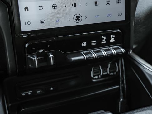 Used 2019 RAM 3500 Laramie AWD/4WD image 25
