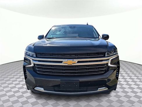 Used 2023 Chevrolet Suburban LT image 9