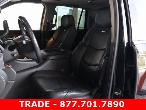Used 2016 Cadillac Escalade Luxury image 12