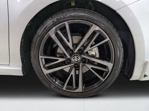 Used 2025 Toyota Camry XSE FWD image 10