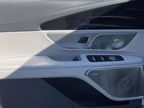 New 2026 Lincoln Nautilus Reserve image 15