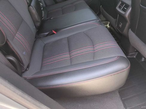 Used 2023 Chevrolet Equinox RS FWD image 27