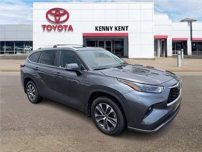 Used 2023 Toyota Highlander XLE