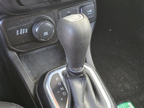 Used 2020 Jeep Renegade Altitude image 24