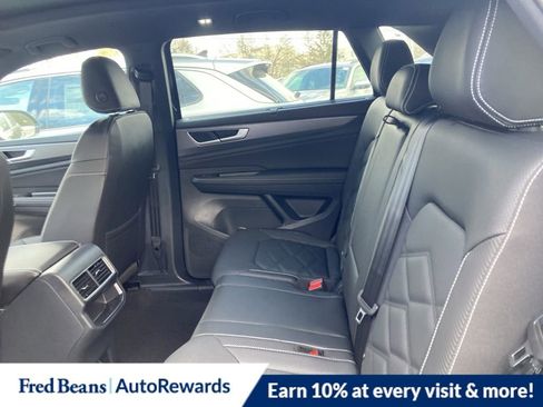 New 2026 Volkswagen Atlas Cross Sport SE image 12