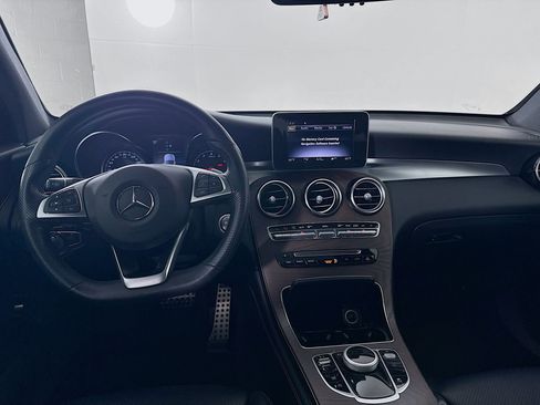 Used 2019 Mercedes-Benz GLC 300 image 24