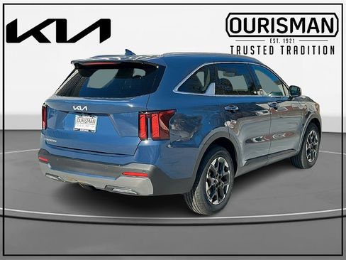 New 2026 Kia Sorento S image 4